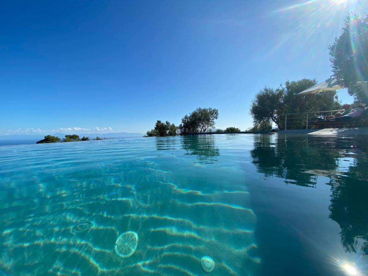 The Infinity 180 Luxury Suites Milia Екстер'єр фото