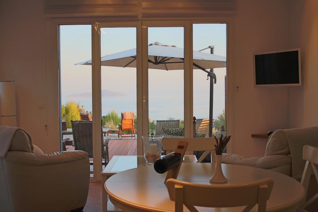 The Infinity 180 Luxury Suites Milia Екстер'єр фото