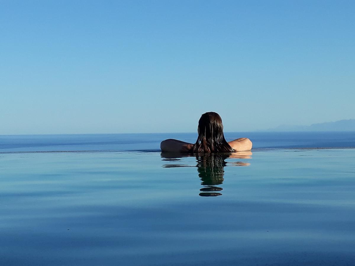 The Infinity 180 Luxury Suites Milia Екстер'єр фото