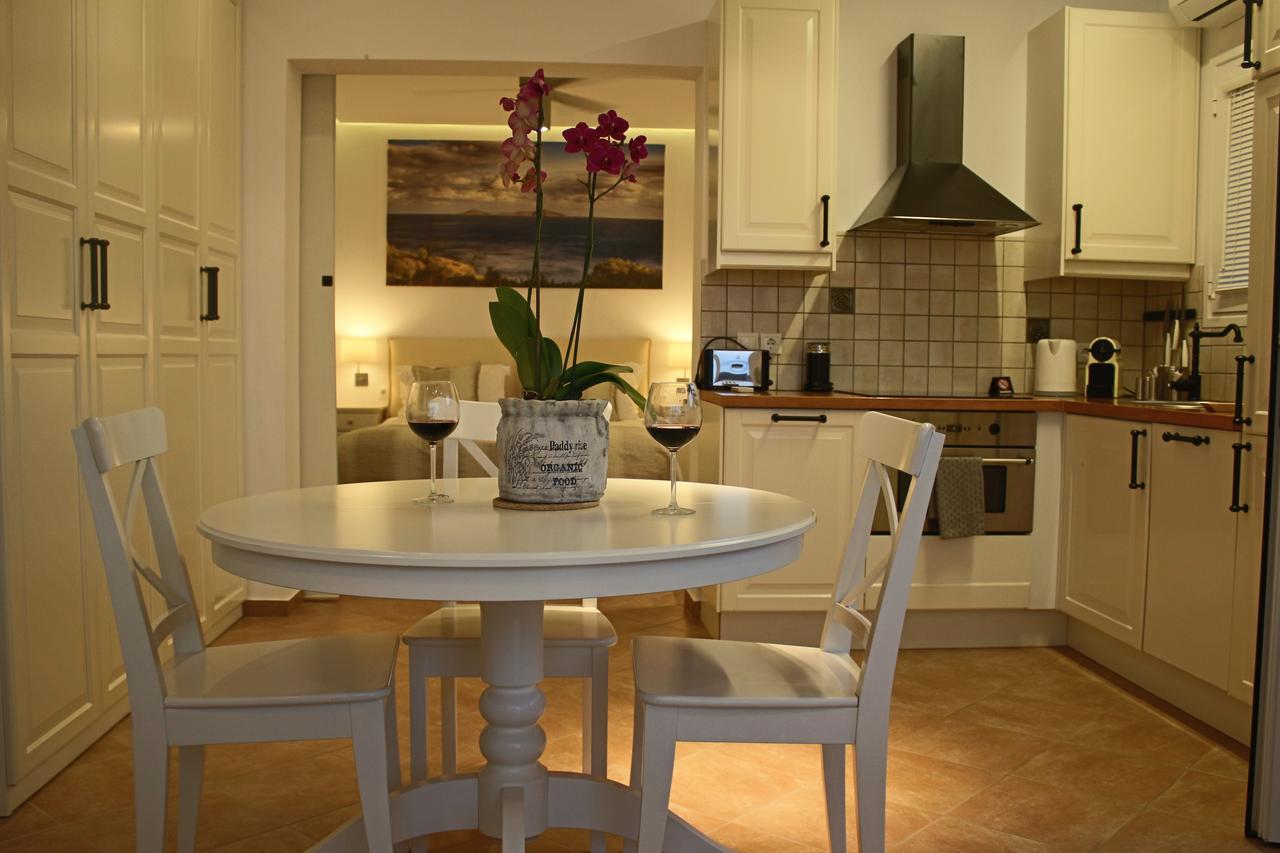 The Infinity 180 Luxury Suites Milia Екстер'єр фото